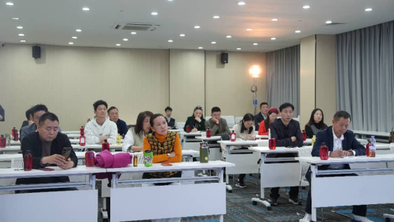 抢抓数据要素发展机遇 共筑AI产业共赢生态——光速数联合作伙伴招商会圆满举办